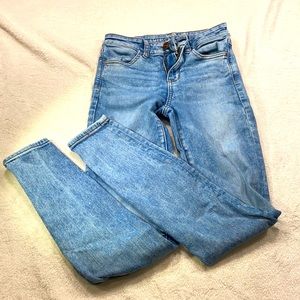 American Eagle skinny jeans size 2